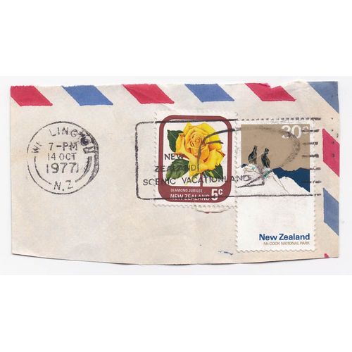 Timbre Nouvelle Zelande : 2 Timbres : Diamond Jubilee À 5c Et Mount Cook National Park À 20c