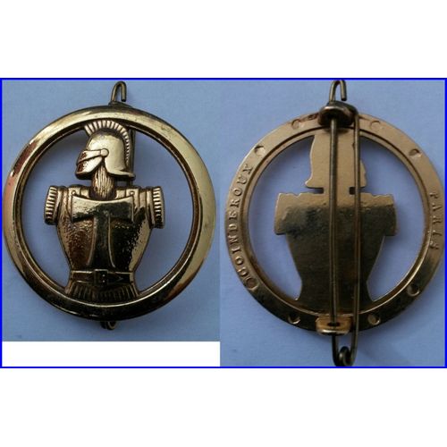 Insigne De Béret, Transmission