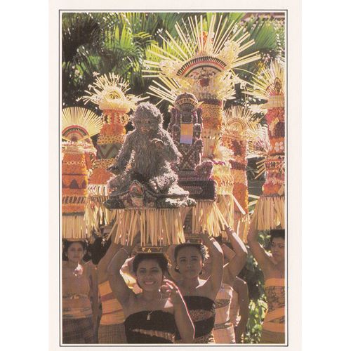 Bali, " Femmes Portant Des Offrandes ", Indonésie.