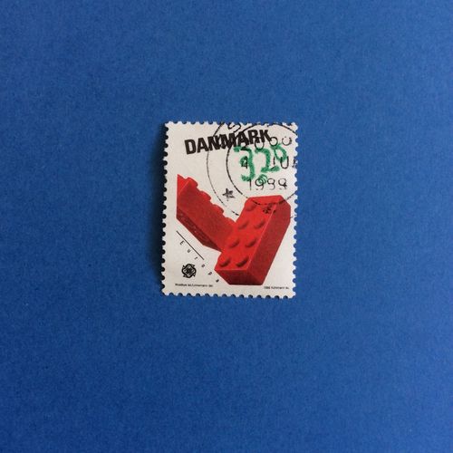 Danemark - Jeux D'enfants (Y & T 953)