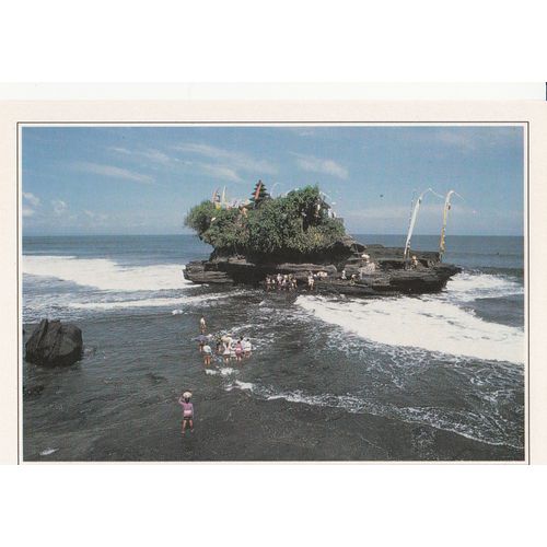 Bali, " Fête Au Temple De Tanah Lot ", Indonésie.