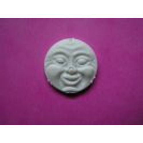 Feve Plastique Ancienne = Lune Epaisse Dos Quadrillage - Point D´Injection Sur Le Nez - Pas De Pont D'injection Sur Le Quadrillage Du Verso