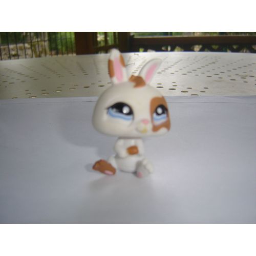Petshop Lapin Blanc Assis Tache A L Oeil Rakuten