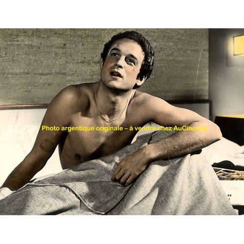 Jean-François Poron Dans Le Film De Francis Rigaud " Les Baroudeurs" Ou "Jerk À Istambul " / Photo Argentique Originale N&b Colorisée Manuellement En 1967 / Format 18x24cm.