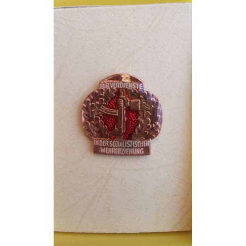 Décoration Nva République Est Allemande Furverdienste Inder Sozialistischen Wehrerziehung