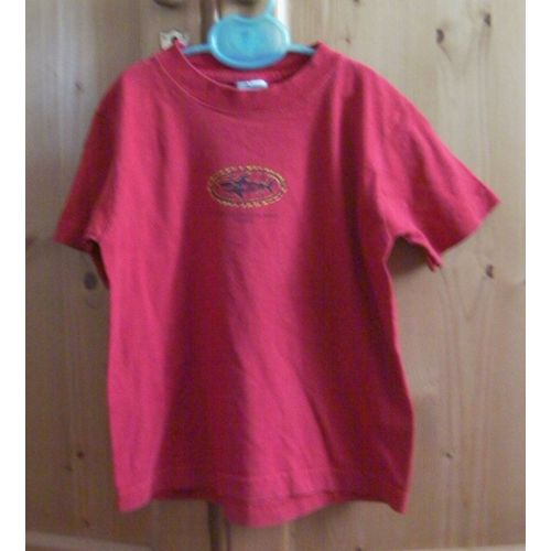 T-Shirt Rouge Requins - Taille 8 Ans