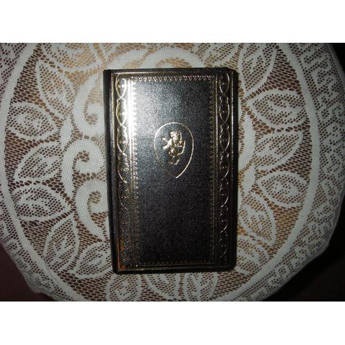 Répertoire Téléphonique Pliable Façon Luxe En Simili Cuir De Couleur Noire ,Décor :Frise Et Lion Façon Feuille D'or Sur Les Cotés Et Au Milieu De L'avant ,Dimensions :17 X 11 X 3 Cm .