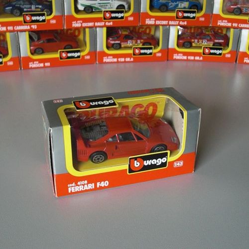 Bburago 4108 Ferrari F40 Rouge 1:43-Bburago