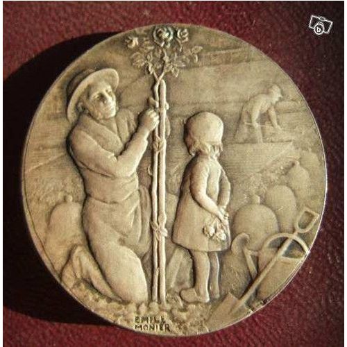 Piece En Bronze Argente Emile Monier