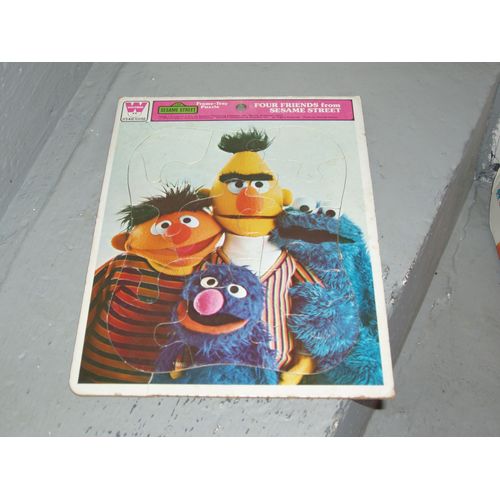 Ancien  Puzzle 1  Rue Sesame  Les  4  Amis  