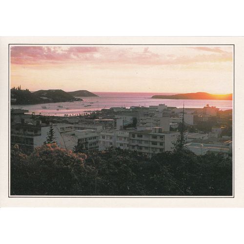 Nouvelle Calédonie " Nouméa Au Soleil Couchant ".