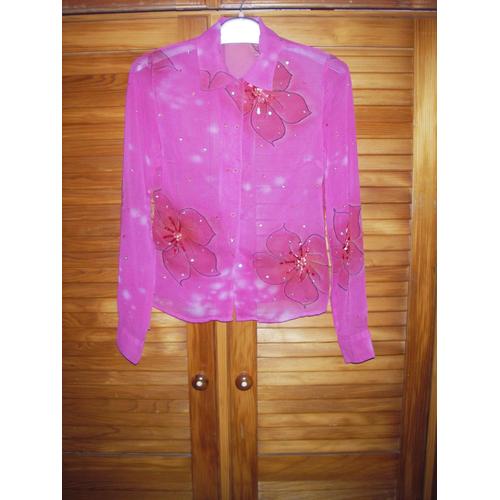 Chemisier Manches Longues ,Col V ,De Marque Astuces ,Taille 1 ,De Couleur Rose Transparent ,Fantaisie Grandes Fleurs Et Languettes Strass Argentées Et Roses ,100% Polyester ,Boutonné À L'avant .