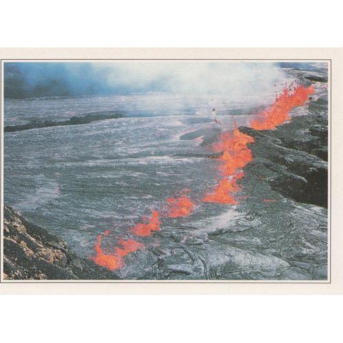 Hawaï, " Fissures Éruptives Sur Le Kilauea ".