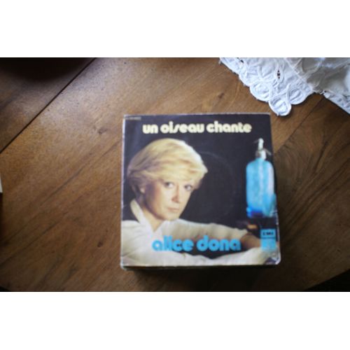 Un Oiseau Chante  Chanson Pour Toi