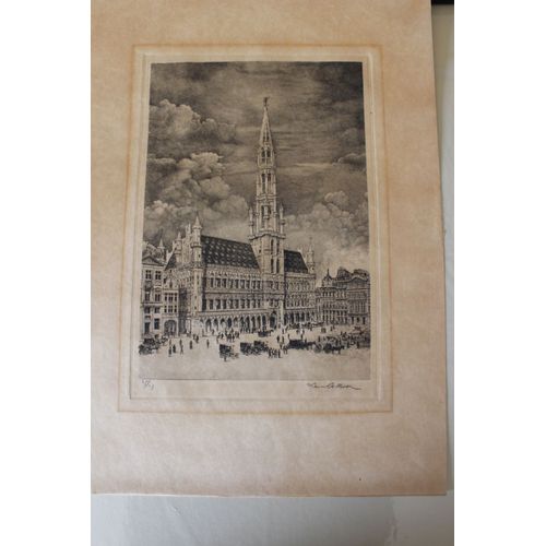 Gravure De L'hotel De Ville De Bruxelles Vers 1900