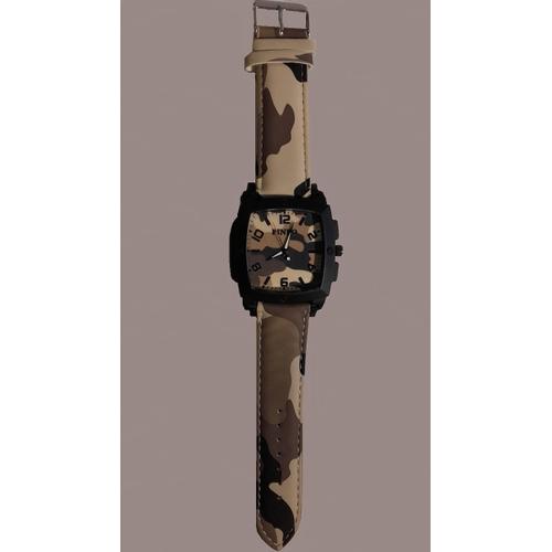 Montre Homme Militaire-Camouflage-Cadran Carré-Bracelet Cuir-Top Tendance