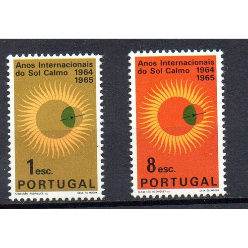 Portugal- 2 Timbres Neufs- Année Internationale Du Soleil Calme