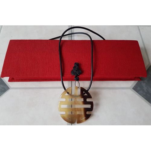 Collier En Jade Synthétique Esprit Asiatique Avec Coffret Rouge Réutilisable
