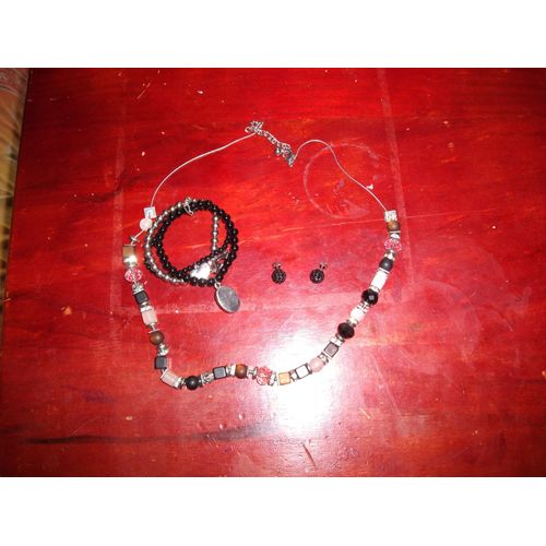 Parure De Bijoux Noir