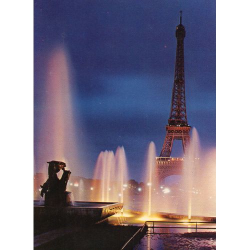 Carte Postale Couleur N°477 - Paris - La Tour Eiffel Illuminee Vue Depuis Les Fontaines Du Trocadero