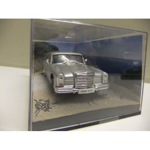 Mercedes 600 On Her Majesty's Secret Service Bond 1/43 Universal Hobbies-Universal Hobbies