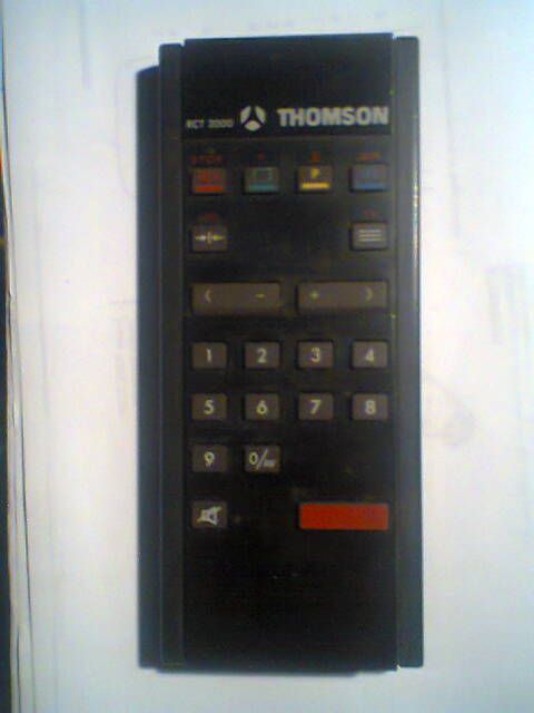 THOMSON  RCT 2000  telecommande  TV  tube cathodique 