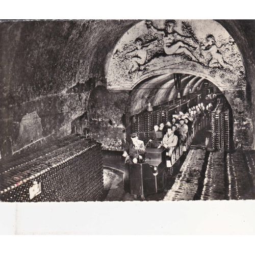 Carte Postale Ancienne : Visite Des Caves Champagne Mercier A Epernay En Train Electrique