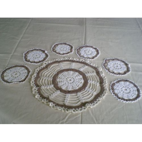 Set De Napperons, Faits Main Au Crochet