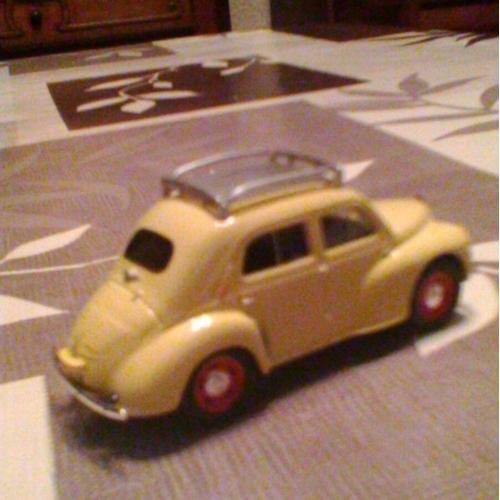 Voiture Miniature Renault 4cv-Eligor