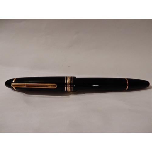 Stylo Mont Blanc Meisterstruck 4810 Pointe Or Moyenne.