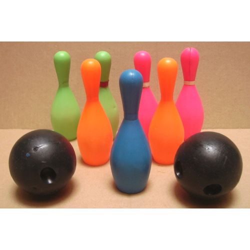 Jeu Bowling / Lot De 7 Quilles 13 Cm Avec 2 Balles