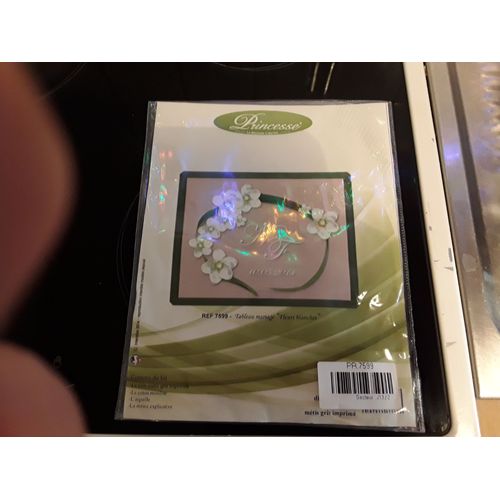 Kit Broderie Tableau Mariage Fleurs Blanches.