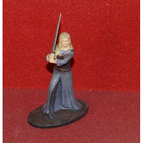 Figurine Le Seigneur Des Anneaux N 25 Eowyn A Edoras Avec Son Fascicule