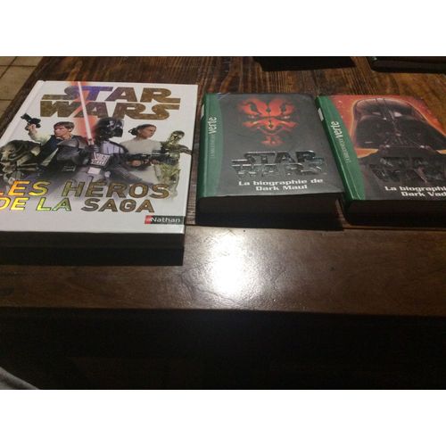 3 Livres Star Wars 1/Star Wars Les Héros De La Saga (Grand Format 208 Pages ) 2/ Star Wars La Biographie De Dark Maul (306 Pages) 3/ Star Wars La Biographie De Dark Vador (243 Pages )