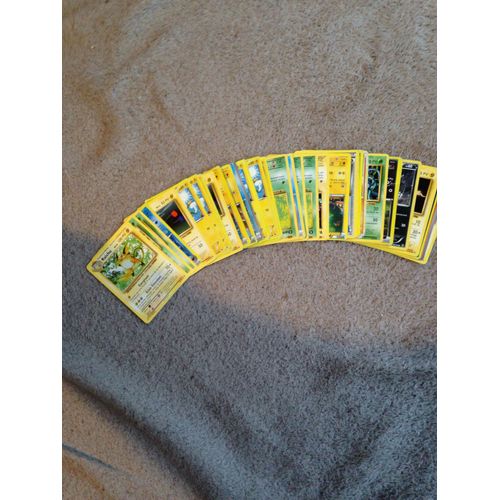  36 Carte Pokémon (4 Rare) 