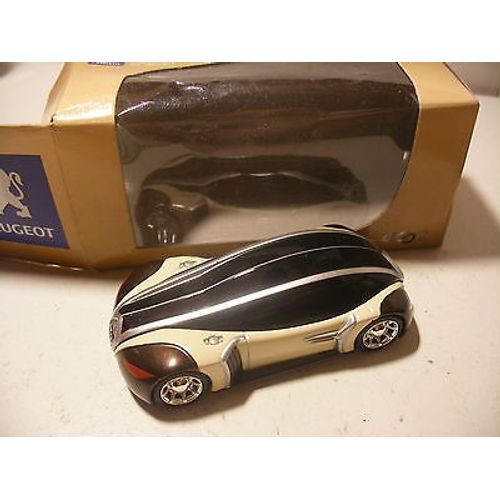 Peugeot 4002 Creme Et Noire - Echelle 1/43-Norev