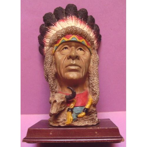 Statue / Statuette Buste De Chef Indien - Coiffe Plumes Et Tête De Bison / Buffle - The Peggy's Collection