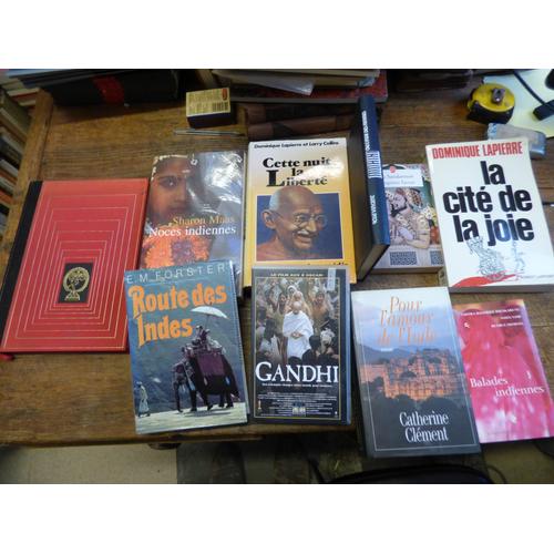 Lot De 9 Livres Et 1 Cassette Sur L'inde - Gandhi  Pour L'amour De L'inde Par Catherine Clément - Balades Indiennes  ( Tâche Sur Tranche ) - La Vingtième Épouse Par Indu Sundaresan - La Cité De La Joi