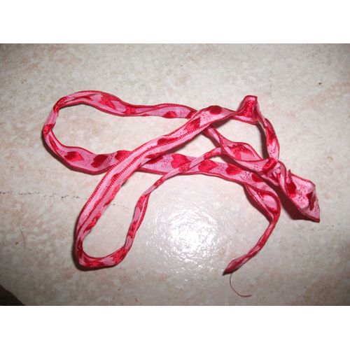 Ruban De Satin Rigide Rose À Coeurs Rouges - 72 Cm