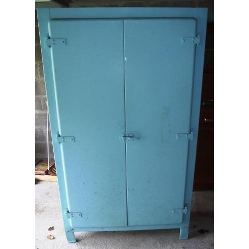 Armoire Parisienne En Métal 2 Portes 2 Tiroirs 4 Étagères Idéale Pour Le Style Industriel. (Petite Dimensions Hauteur 176cm Largeur 100cm Profondeur 40cm).