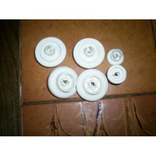 Roulettes pour panier inférieur lave-vaisselle CANDY FUTURA CDF8 322