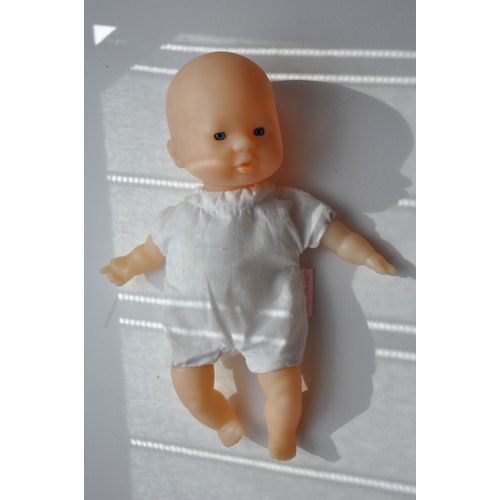 Poupée Bébé Marque Aimantine Be Hauteur 22 Cm 