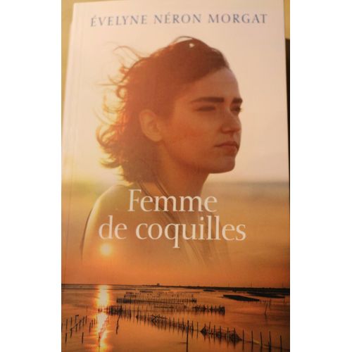 Femme De Coquilles