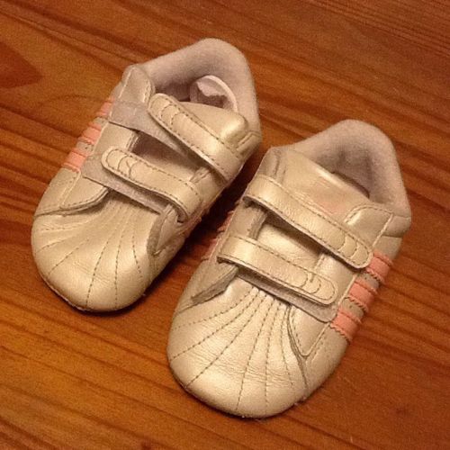 Chaussures Sports Bebe Taille Environ 18