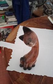 Sculpture de chat en bois ( 30 cm de hauteur, origine Thaïlande ) ***