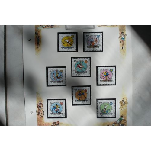 Lot De 8 Timbres Mongolia  Coupe Du Monde De Football   Espana 1982
