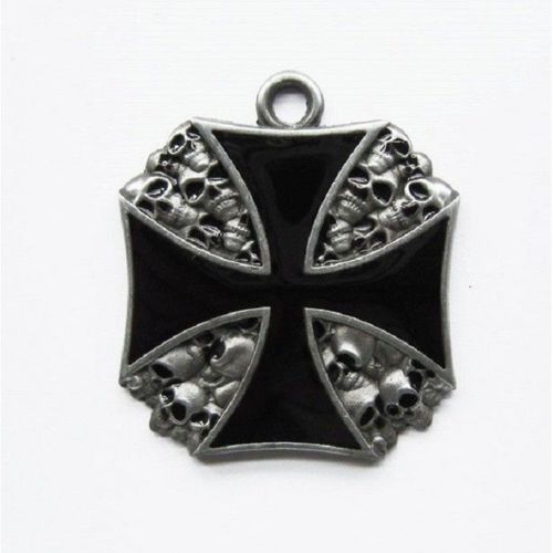 Pendentif Nombreux Crane Et Croix De Malte Noir Homme Femme