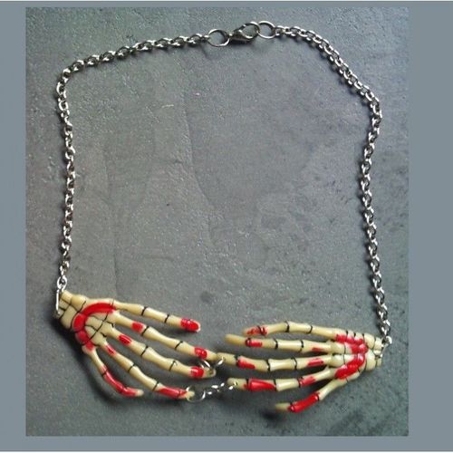 Collier Main Squelette Beige Sang Rockabilly Pin Up Punk