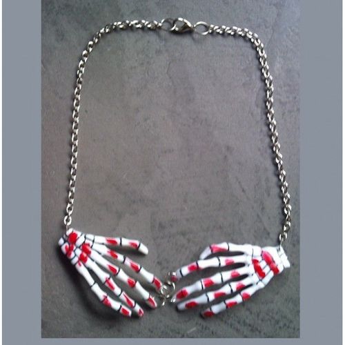 Collier Main Squellette Blanc Sang Pin Up Rockab Gothique