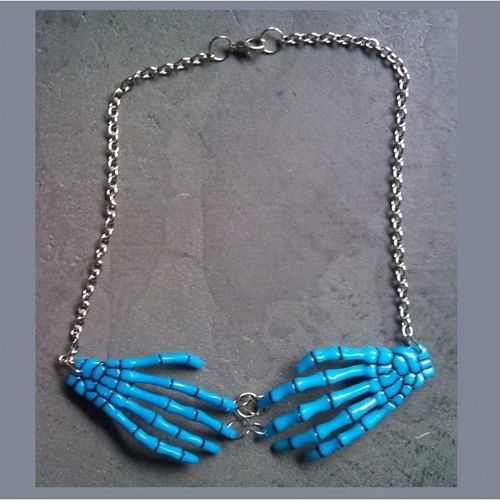 Collier Main Squellette Bleu Pinup Rockabilly Gothique Punk